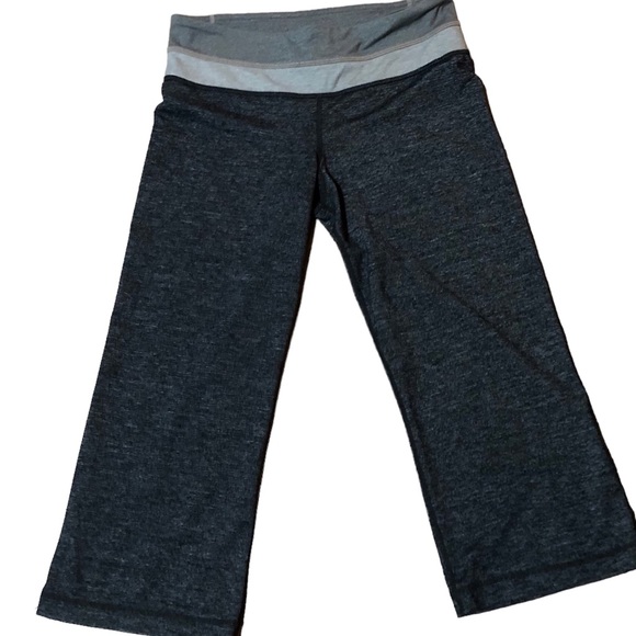 Lululemon Ladies Crops - Picture 1 of 5